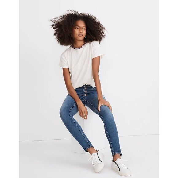 Madewell Petite 9" Mid-Rise Skinny Jeans in Payson Wash: Button-Front Edition - Picture 2 of 15